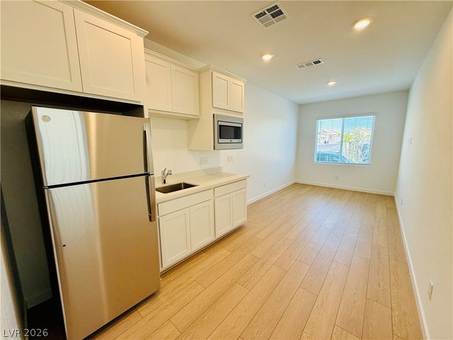 8341 Caldera Hills Avenue, Las Vegas, NV 89147