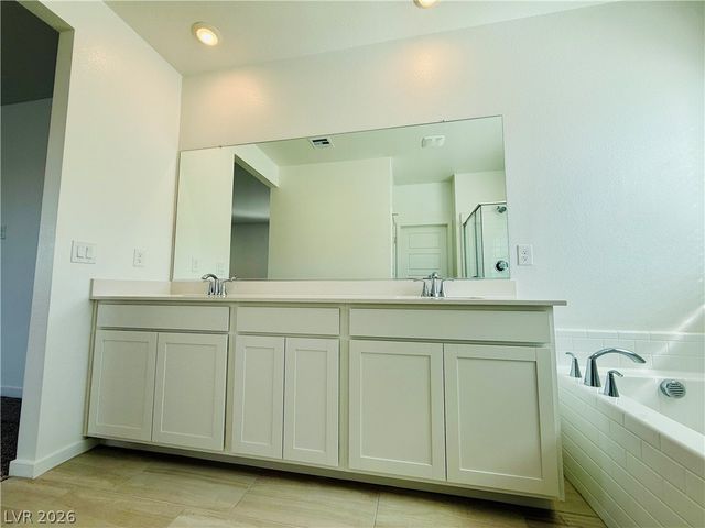 8341 Caldera Hills Avenue, Las Vegas, NV 89147