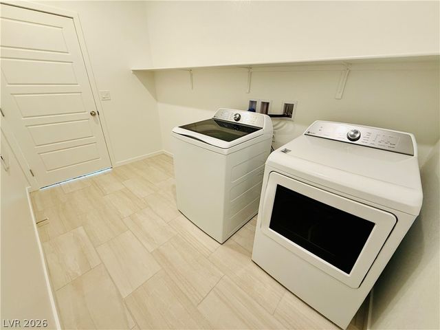 8341 Caldera Hills Avenue, Las Vegas, NV 89147