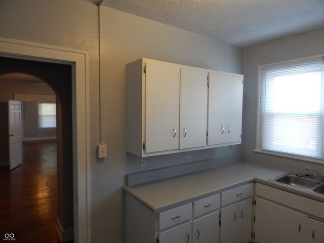 4843 N College Avenue N, Indianapolis, IN 46205