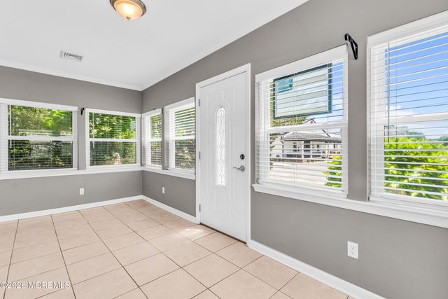 410 Monmouth Avenue, Ocean Gate, NJ 08740