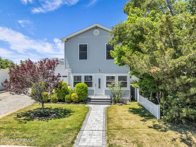 410 Monmouth Avenue, Ocean Gate, NJ 08740