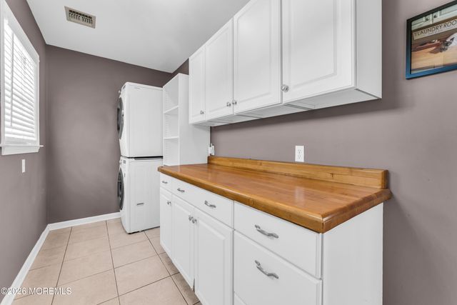 410 Monmouth Avenue, Ocean Gate, NJ 08740