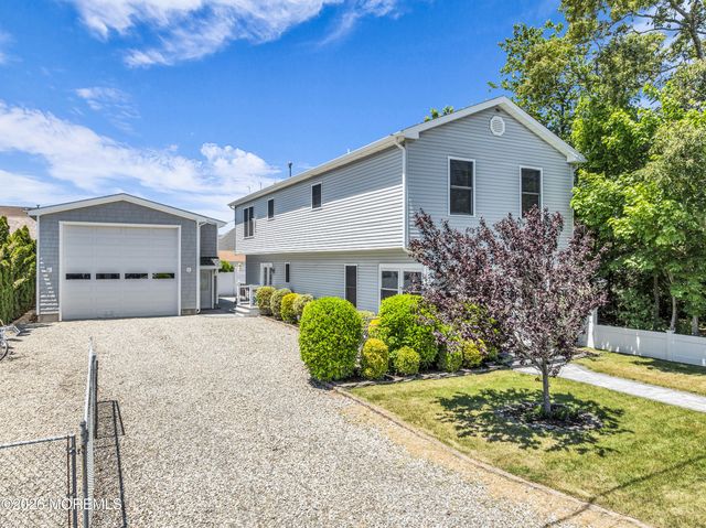 410 Monmouth Avenue, Ocean Gate, NJ 08740