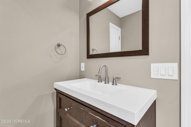 410 Monmouth Avenue, Ocean Gate, NJ 08740