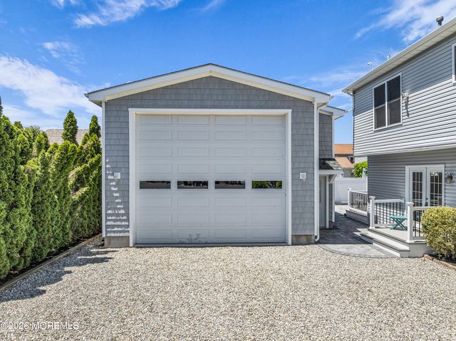 410 Monmouth Avenue, Ocean Gate, NJ 08740
