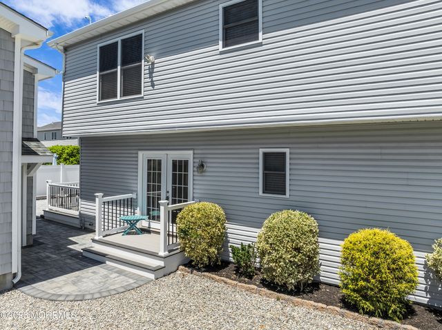 410 Monmouth Avenue, Ocean Gate, NJ 08740