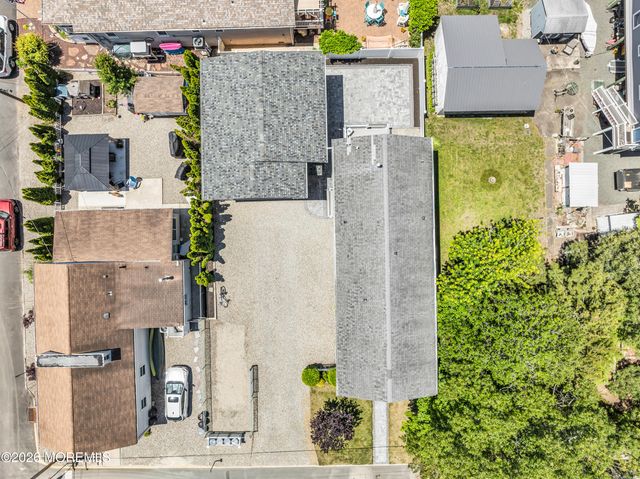 410 Monmouth Avenue, Ocean Gate, NJ 08740