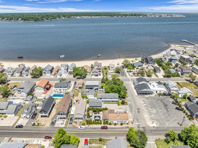 410 Monmouth Avenue, Ocean Gate, NJ 08740