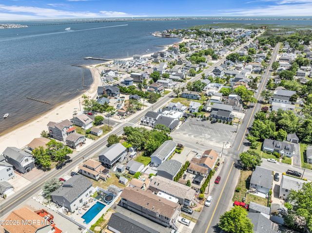 410 Monmouth Avenue, Ocean Gate, NJ 08740