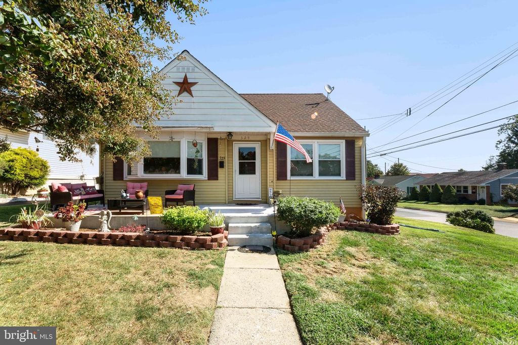 329 ASHLAND AVE, Secane, PA 19018