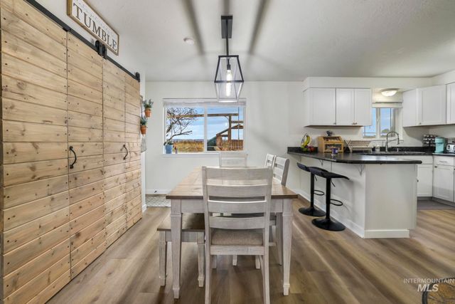 3083 Dickson Ave, Twin Falls, ID 83301