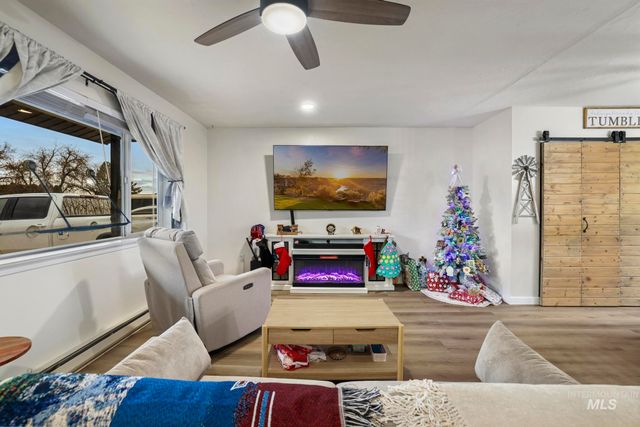 3083 Dickson Ave, Twin Falls, ID 83301