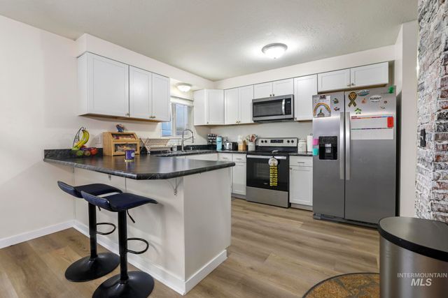 3083 Dickson Ave, Twin Falls, ID 83301