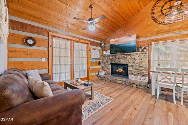 2336 Hidden Mountain Road, Sevierville, TN 37876