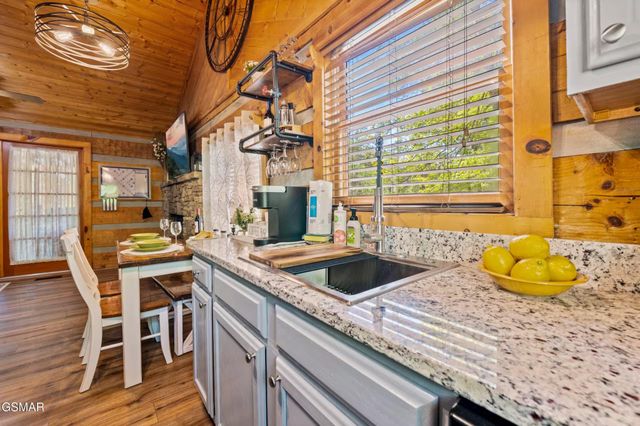 2336 Hidden Mountain Road, Sevierville, TN 37876