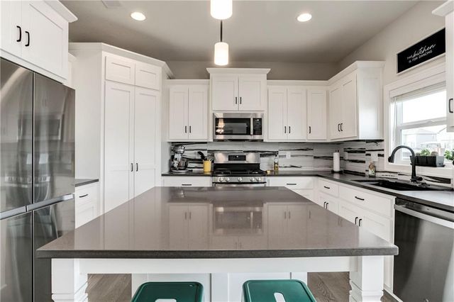 18886 W 169th Street, Olathe, KS 66062