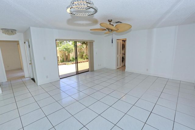 714 NW 27th Avenue C, Delray Beach, FL 33445