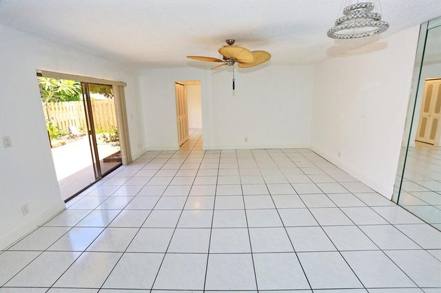 714 NW 27th Avenue C, Delray Beach, FL 33445