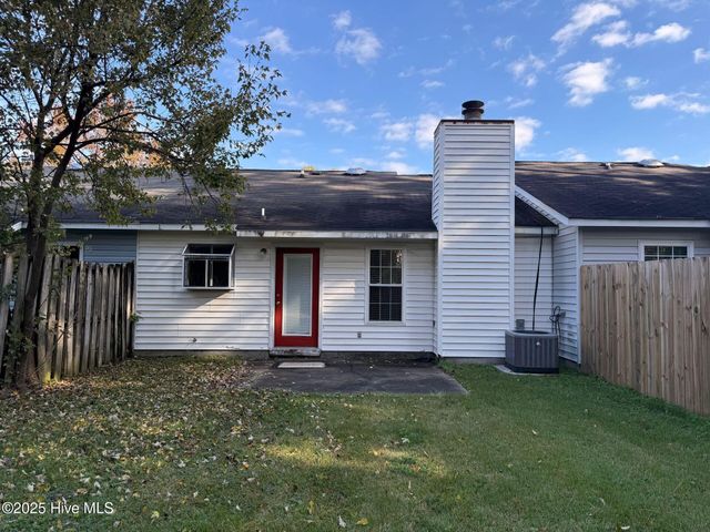 710 Pinewood Drive, Jacksonville, NC 28546