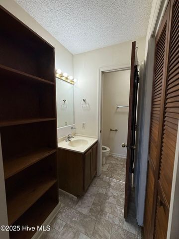 710 Pinewood Drive, Jacksonville, NC 28546