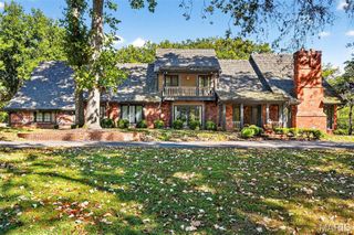 73 Overhills Drive, Ladue, MO 63124