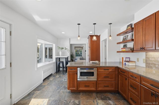 2 Village Lane, Bronxville, NY 10708