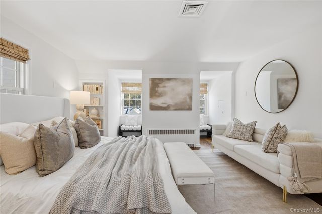 2 Village Lane, Bronxville, NY 10708