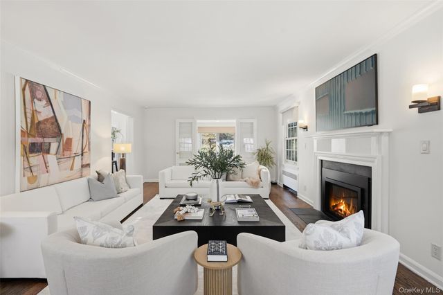 2 Village Lane, Bronxville, NY 10708