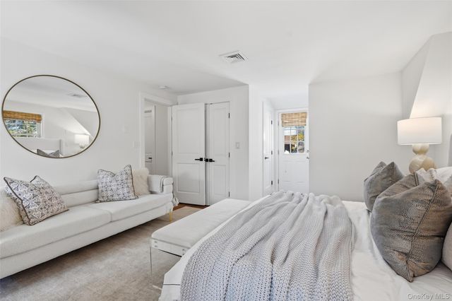 2 Village Lane, Bronxville, NY 10708