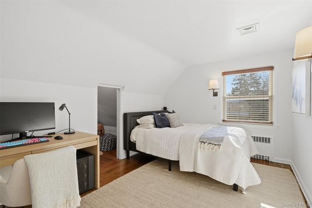 2 Village Lane, Bronxville, NY 10708