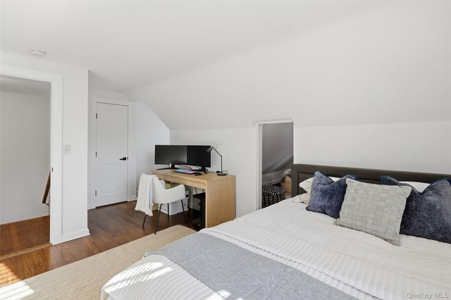 2 Village Lane, Bronxville, NY 10708