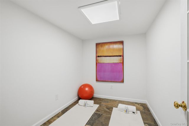 2 Village Lane, Bronxville, NY 10708