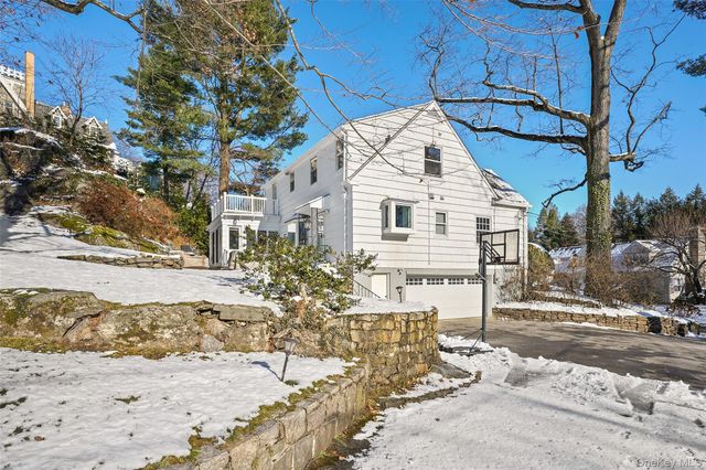 2 Village Lane, Bronxville, NY 10708