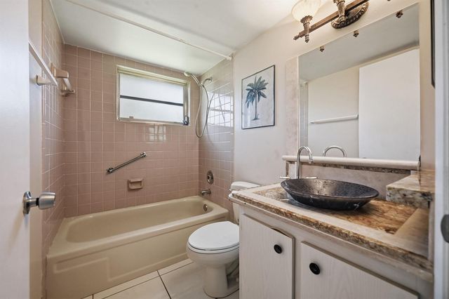 6525 S Oriole Boulevard, Delray Beach, FL 33446