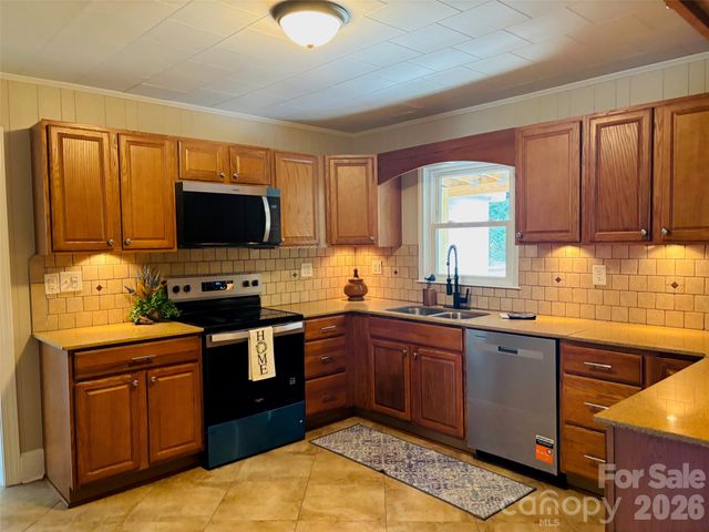 168 Collins Avenue, Forest City, NC 28043