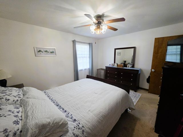 1285 W 98th Avenue, Crown Point, IN 46307