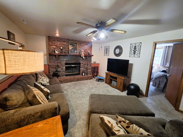 1285 W 98th Avenue, Crown Point, IN 46307