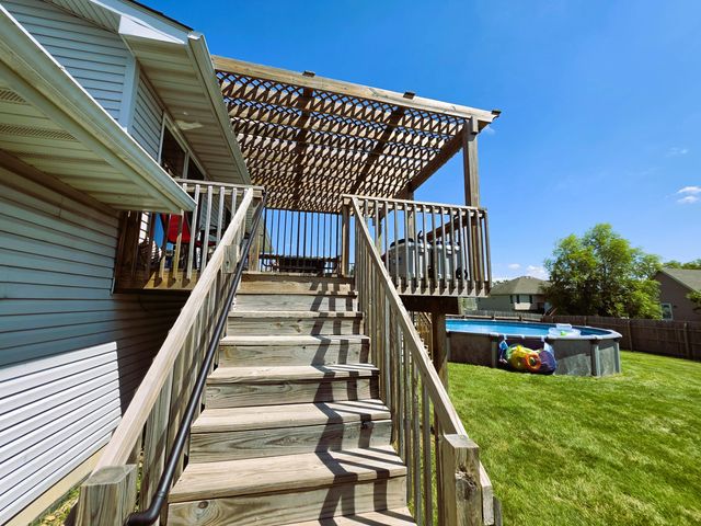 1285 W 98th Avenue, Crown Point, IN 46307