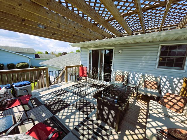 1285 W 98th Avenue, Crown Point, IN 46307