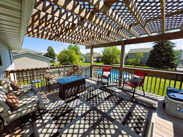 1285 W 98th Avenue, Crown Point, IN 46307