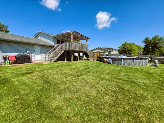 1285 W 98th Avenue, Crown Point, IN 46307