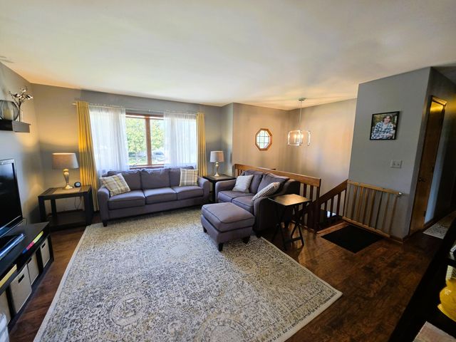 1285 W 98th Avenue, Crown Point, IN 46307