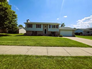 1285 W 98th Avenue, Crown Point, IN 46307