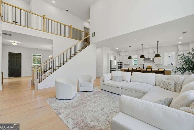878 Keystone Drive, Woodstock, GA 30188