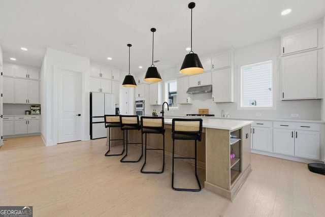 878 Keystone Drive, Woodstock, GA 30188