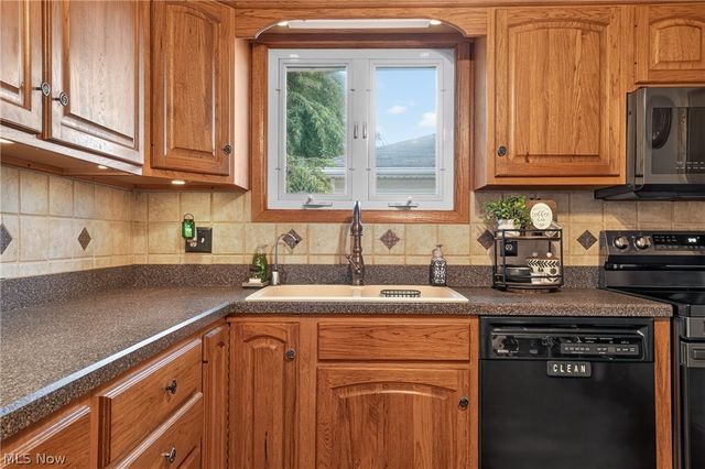 1860 Ridgewick Drive, Wickliffe, OH 44092
