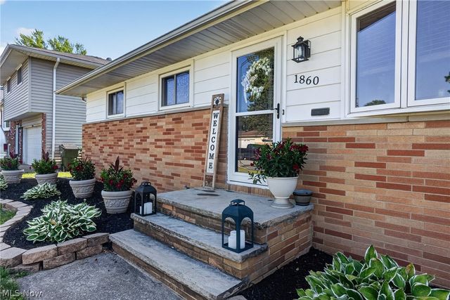 1860 Ridgewick Drive, Wickliffe, OH 44092