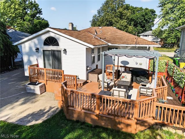 1860 Ridgewick Drive, Wickliffe, OH 44092