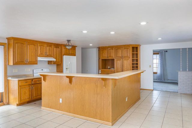 2965 PACKERLAND DRIVE, Green Bay, WI 54313